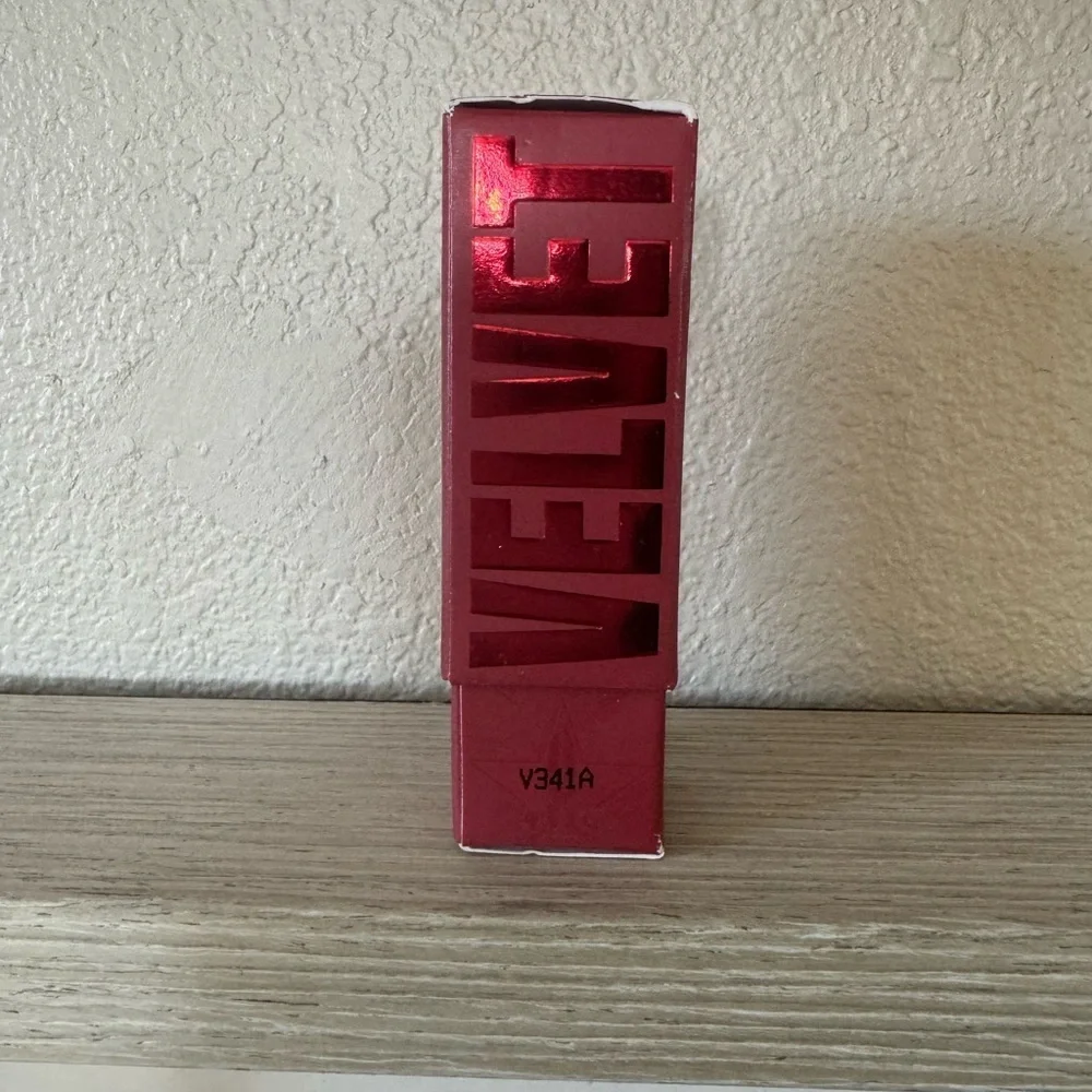 New VELVET TRAP Shade ENTRAPMENT LIPSTICK NIB. Discontinued